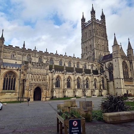 Central Gloucester Self-Catering Flat - A Hidden Gem ภายนอก รูปภาพ