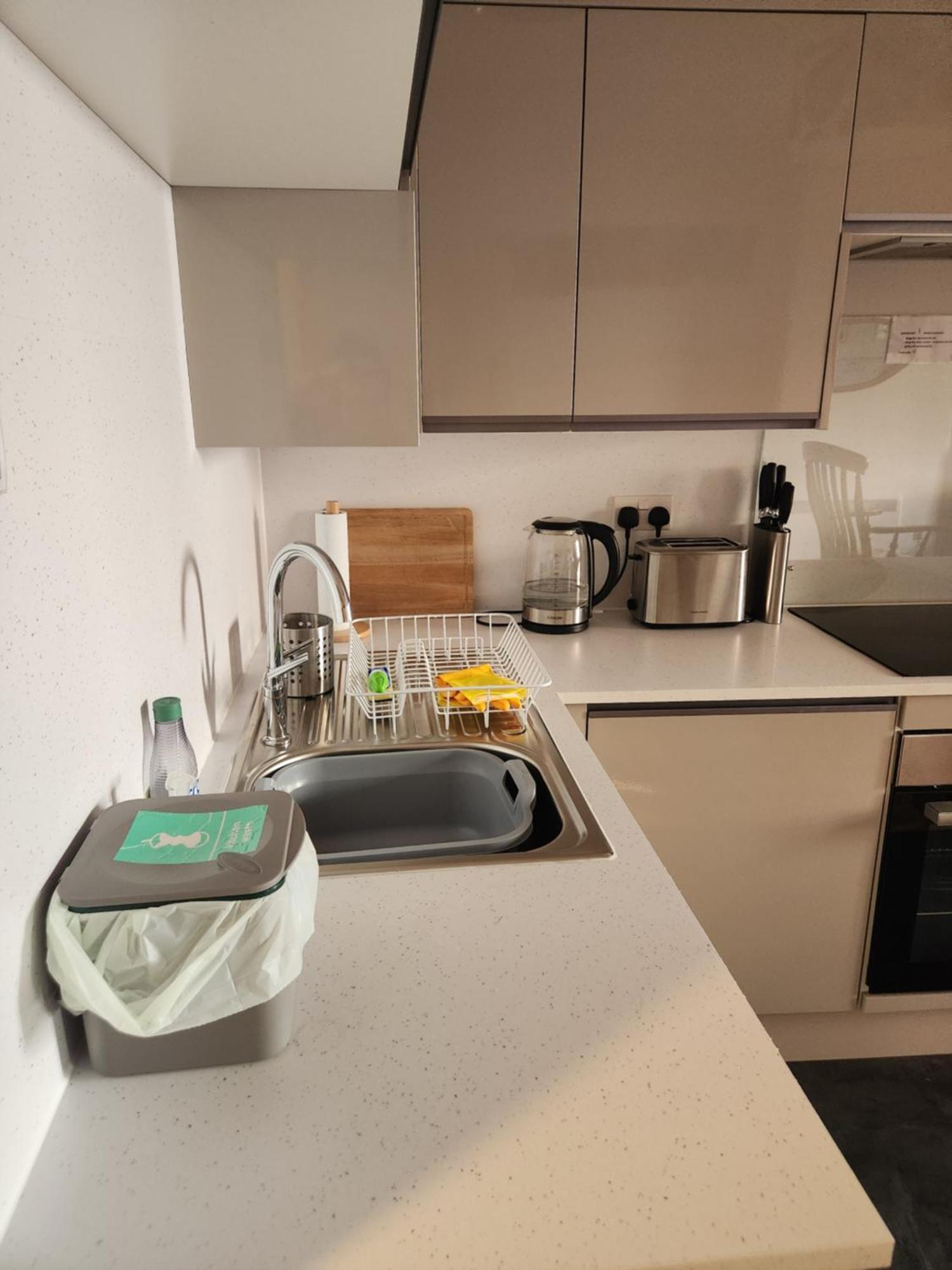 Central Gloucester Self-Catering Flat - A Hidden Gem ภายนอก รูปภาพ