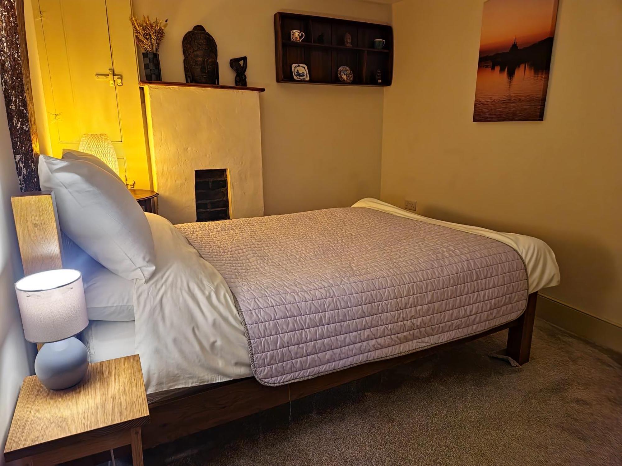 Central Gloucester Self-Catering Flat - A Hidden Gem ภายนอก รูปภาพ
